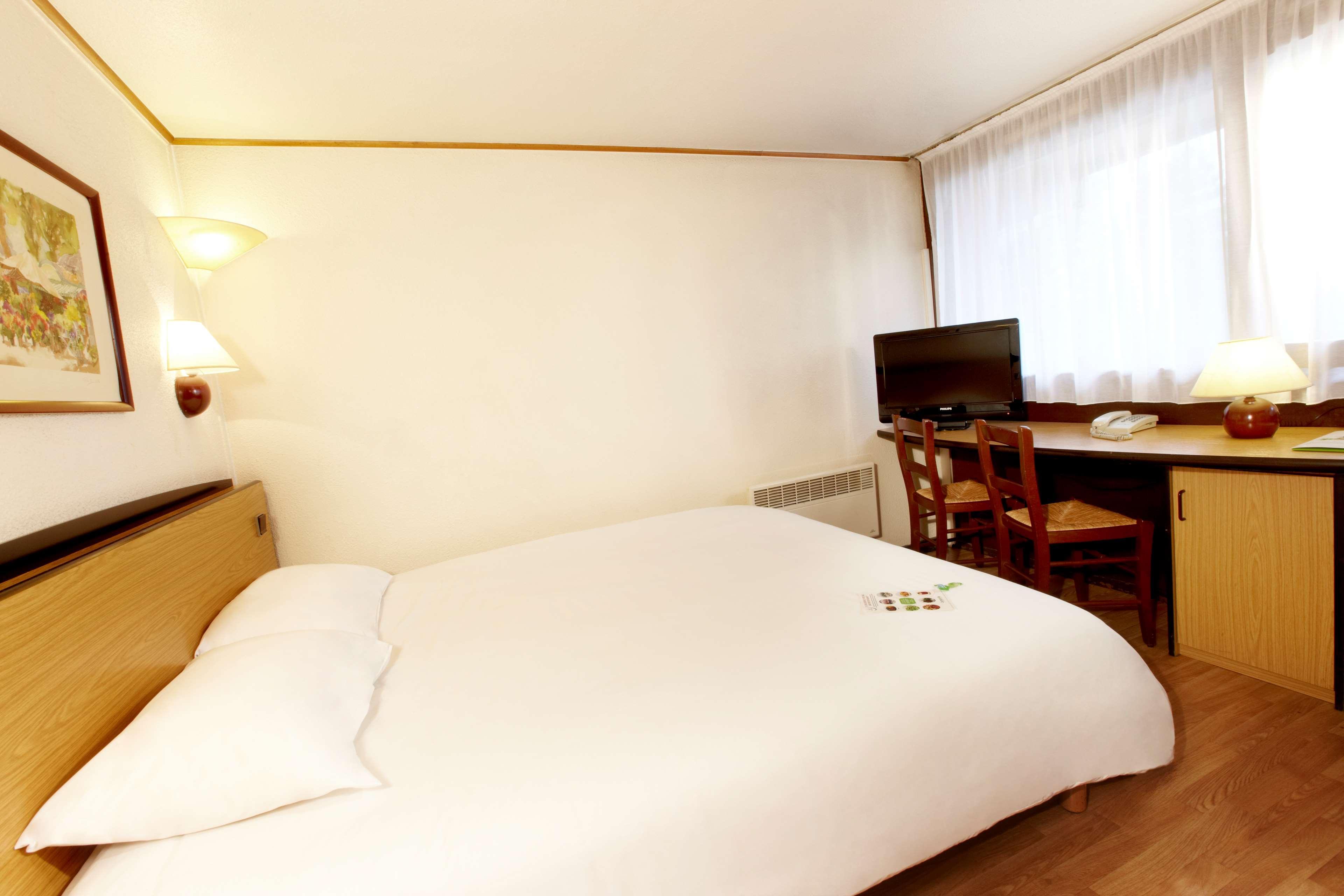 Hotel Campanile Rouen Nord - Mont-Saint-Aignan Zewnętrze zdjęcie